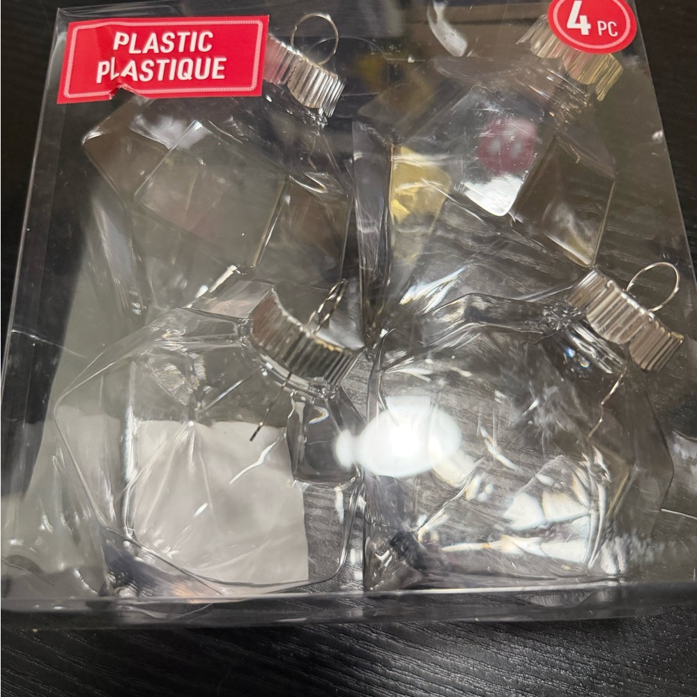 Clear Plastic Ornament Set - 4 Pack